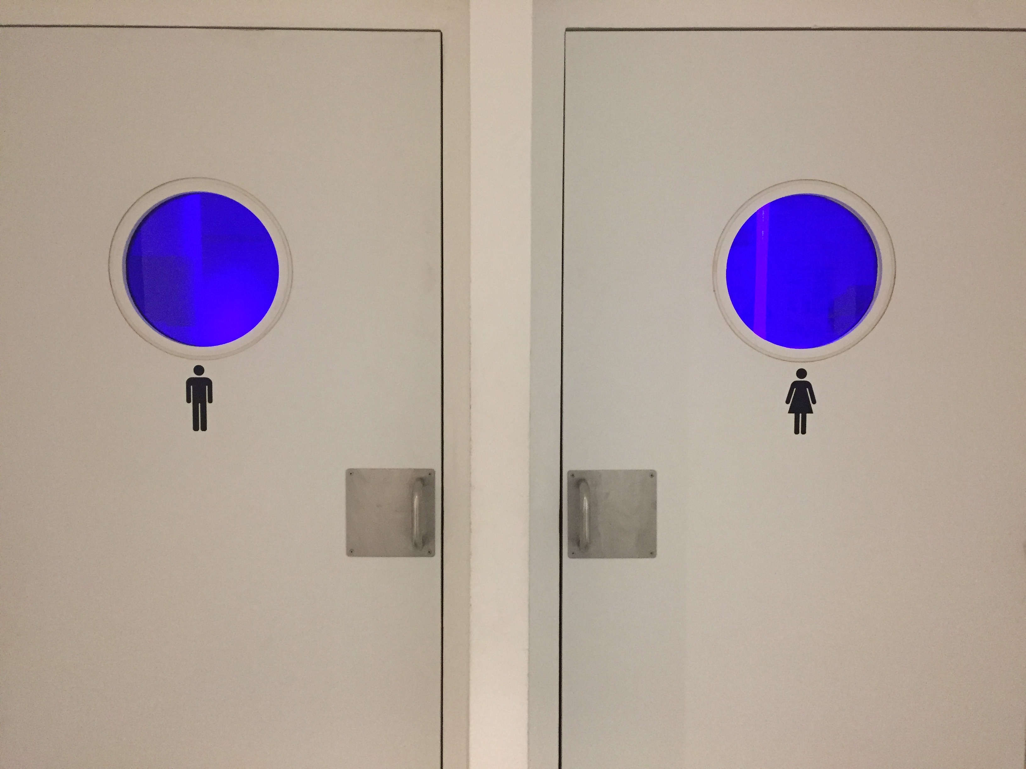 and-Reflets dans un rond bleus